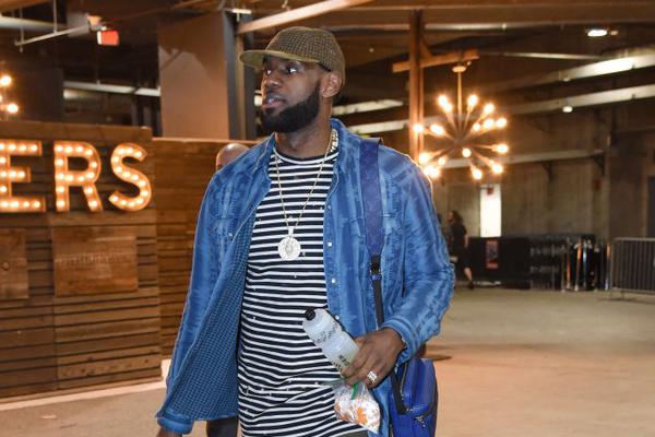 新发型，格列兹曼剪了一个超短寸头（格列兹曼焕新造型：清爽超短寸头亮相）