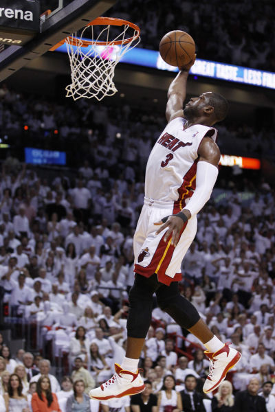 澳超半场：双方均破门乏术，麦克阿瑟FC暂0-0珀斯光荣（澳超半场：麦克阿瑟FC与珀斯光荣互交白卷，比分0-0）