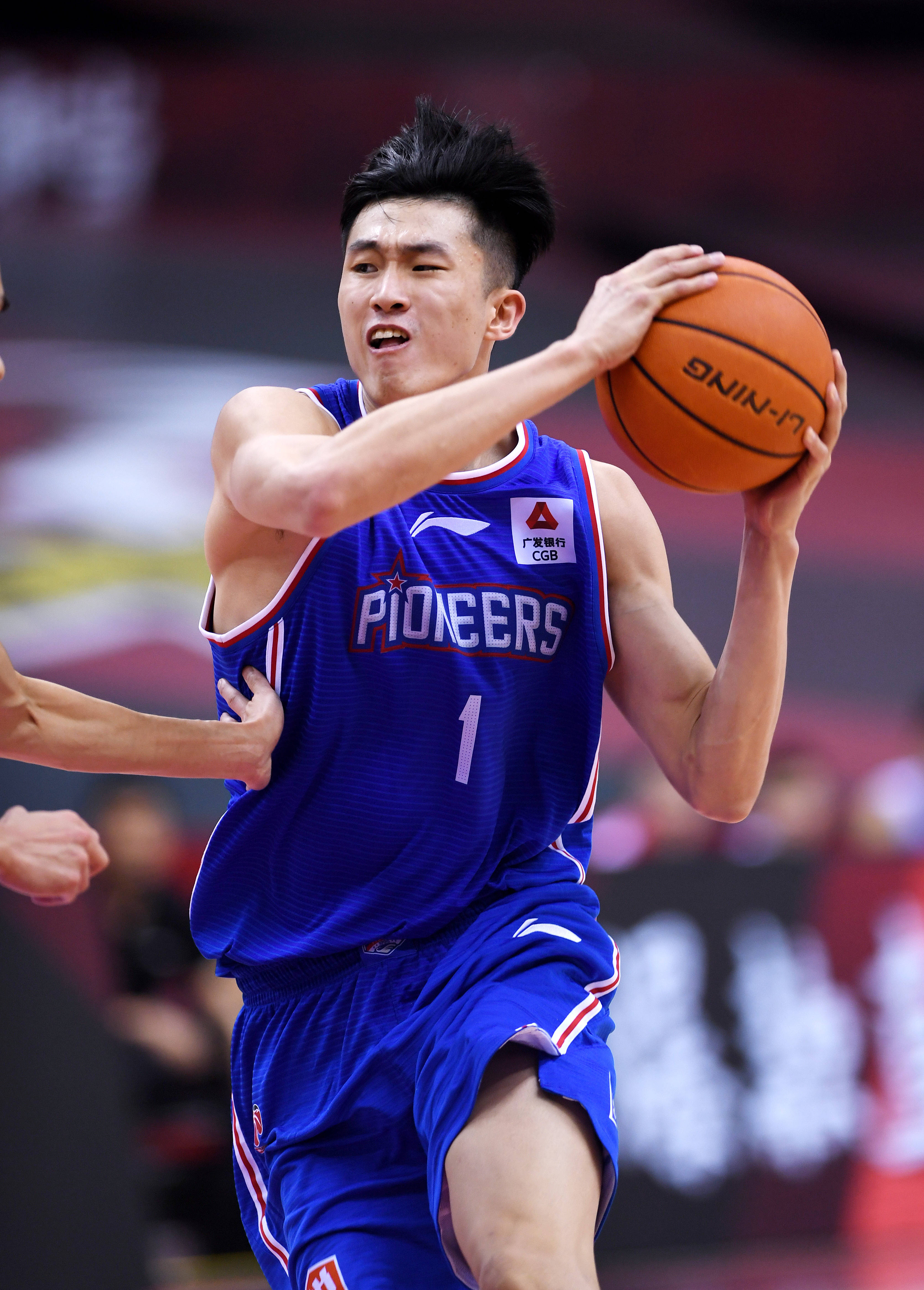 灰熊vs爵士前瞻：埃迪受伤内线实力锐减，爵士能否客场爆冷（灰熊战爵士前瞻：埃迪伤缺内线受损，爵士能否客场爆冷？）