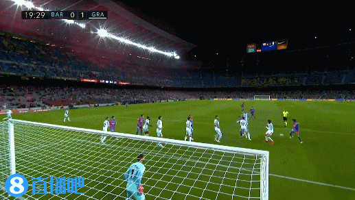 他的跑位太聪明了（他的无球跑动充满智慧）