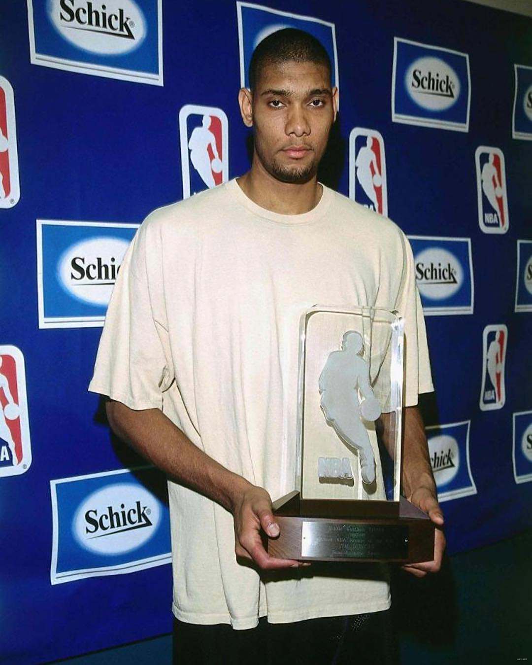 瓜迪奥拉：我不赞同皇马现在脆弱，阿隆索完全有能力执教皇马（瓜迪奥拉：皇马并不脆弱，阿隆索完全胜任执教皇马）