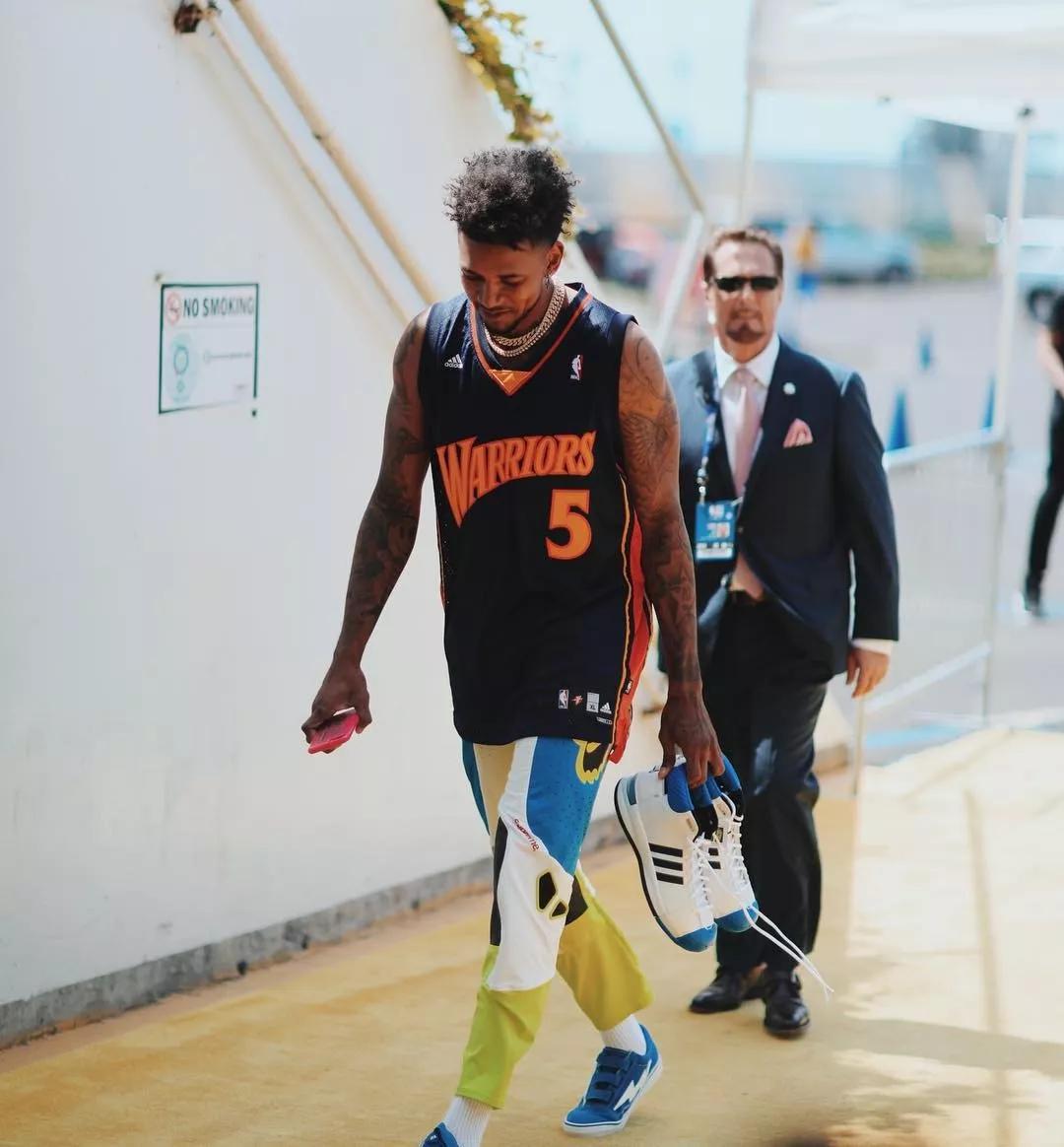 因斯：国米要小心利物浦，别以为他们现在混乱不堪就容易对付（因斯告诫国米：利物浦看似混乱，绝不可轻敌）