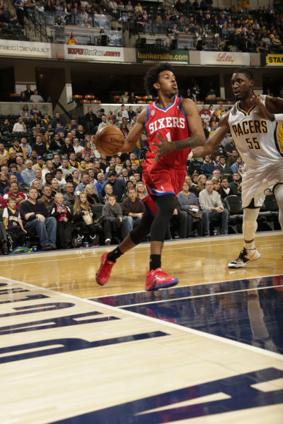 记者：本届世界杯将有半场球员和教练采访，赛前两天开发布会（记者称本届世界杯增设半场球员、教练采访，赛前两天举行新闻发布会）